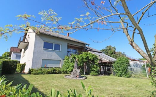 Einfamilienhaus mit Einliegerwohnung in Ubstadt-Weiher, OT Zeutern!