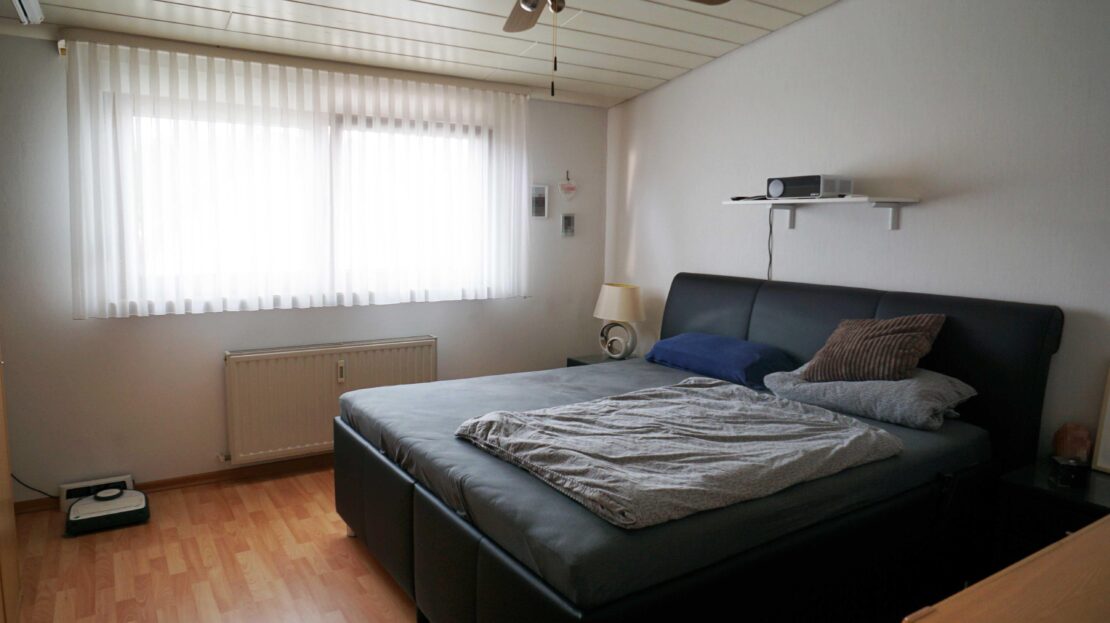 Schlafzimmer DG