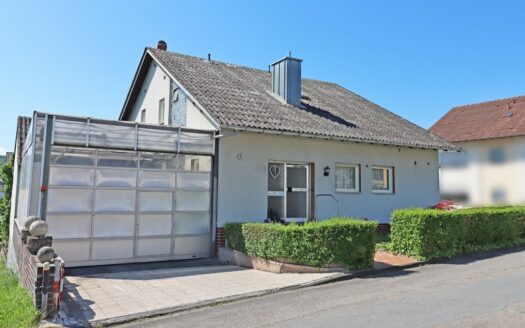 Einfamilienhaus mit Einliegerwohnung in Ubstadt-Weiher, OT Zeutern!