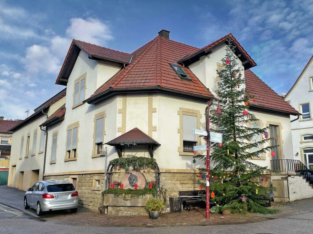 Straßenansicht