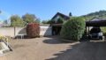 Hof mit Carport