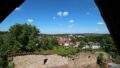 Blick zu Stadtmauer und Ort