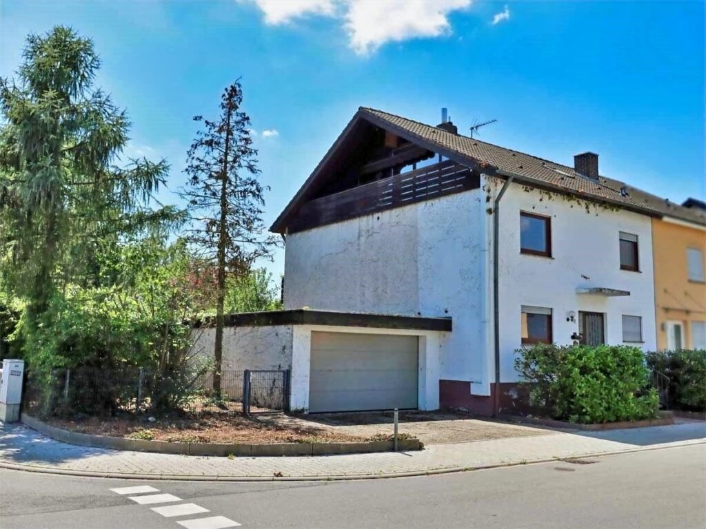 Blick auf die Doppelhaushälfte