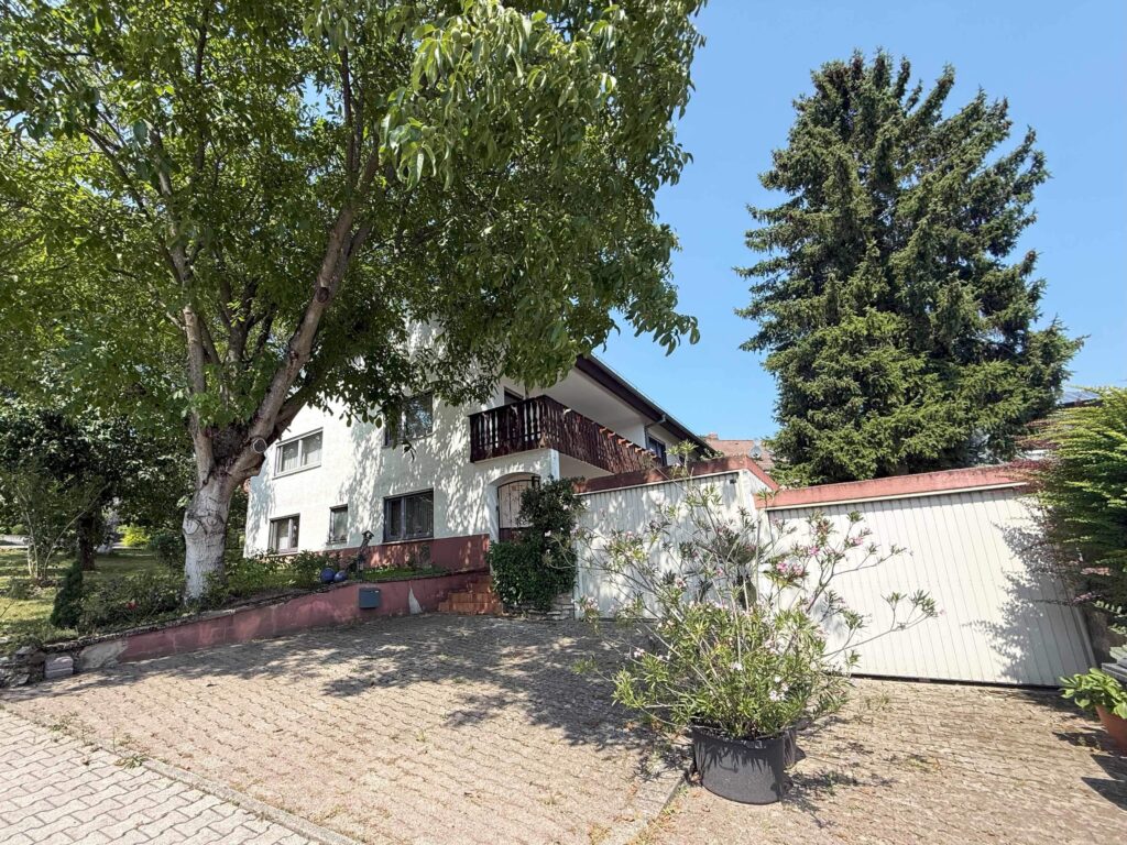 Straßenansicht