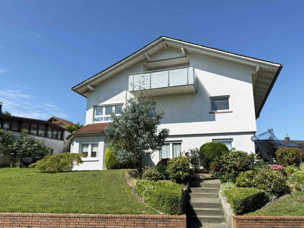 Straßenansicht