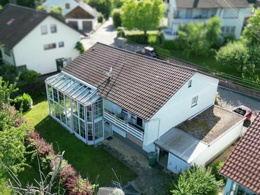 Luftaufnahme  Gartenansicht Einfamilienhaus