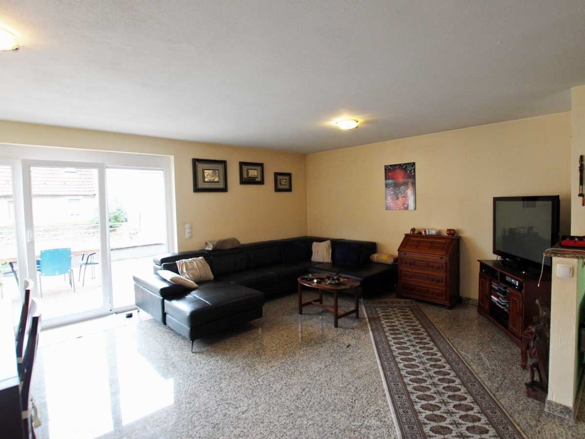 Wohnbereich mit Blick zur Terrasse 1. OG