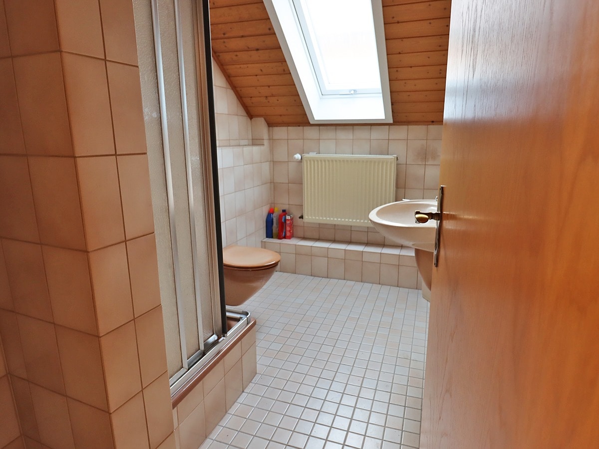 Tageslicht-Duschbad DG