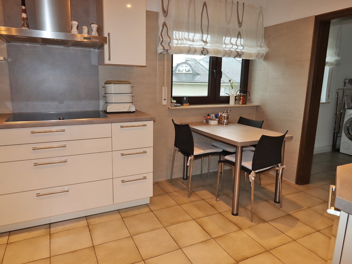 Essküche mit Abstellraum EG