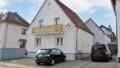 Blick auf das Mehrfamilienhaus