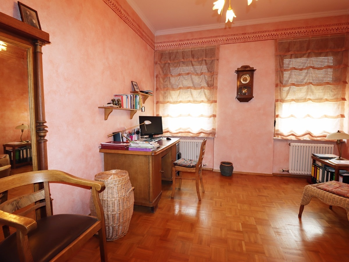 Büro der Wohnung im OG links