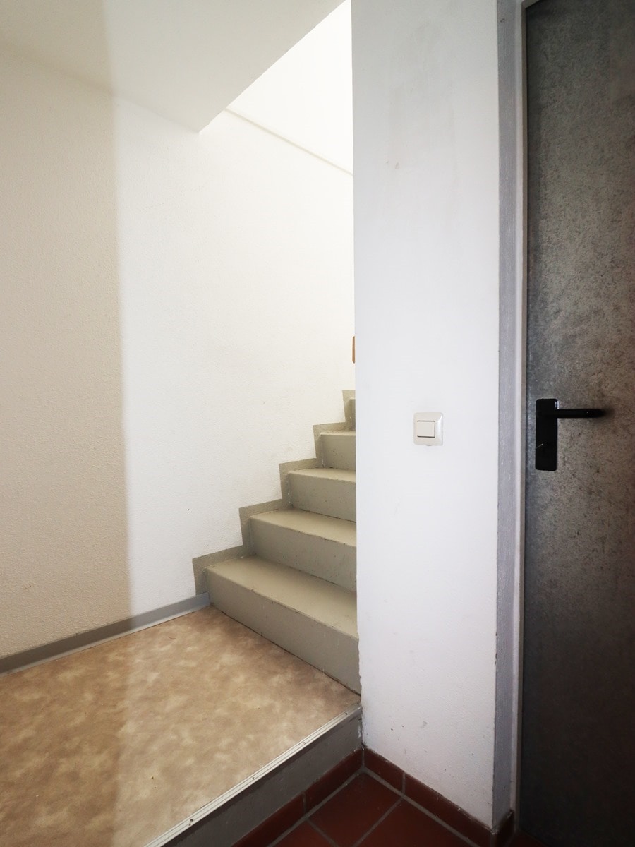 Blick zum Treppenhaus ins EG