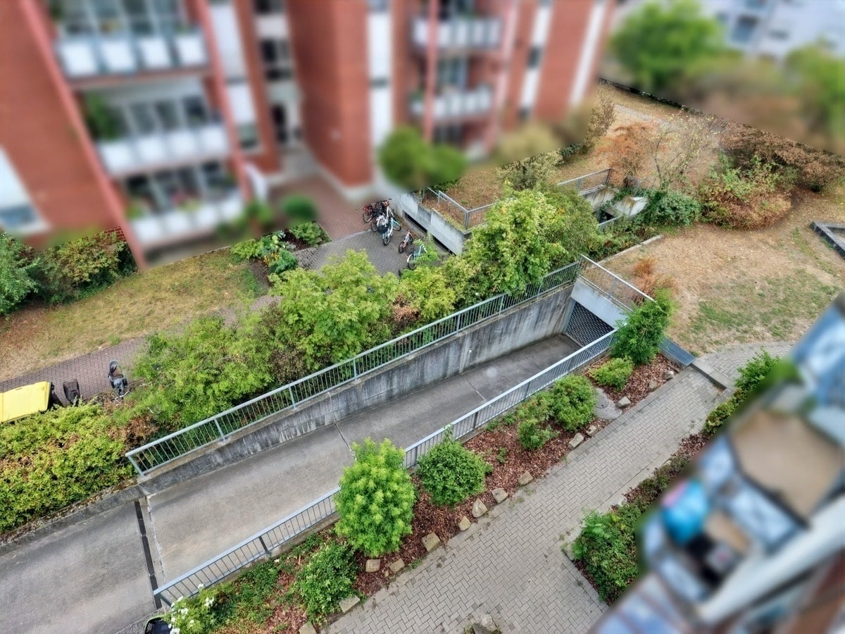 Blick auf die Tiefgarageneinfahrt