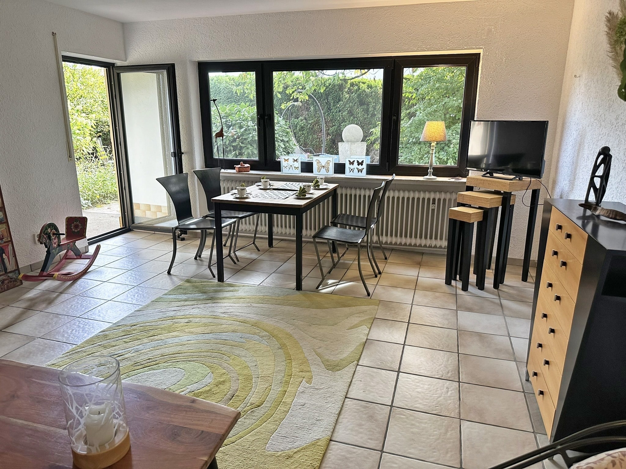 Wohnküche mit Zugang zur Terrasse